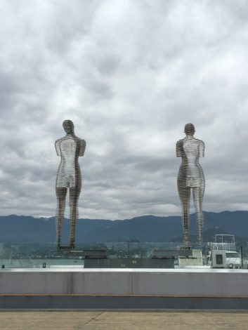 estatuas+batumi+georgia